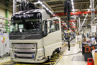 Megjöttek az első felvételek az új Volvo teherautókról