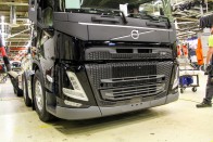Megjöttek az első felvételek az új Volvo teherautókról 10