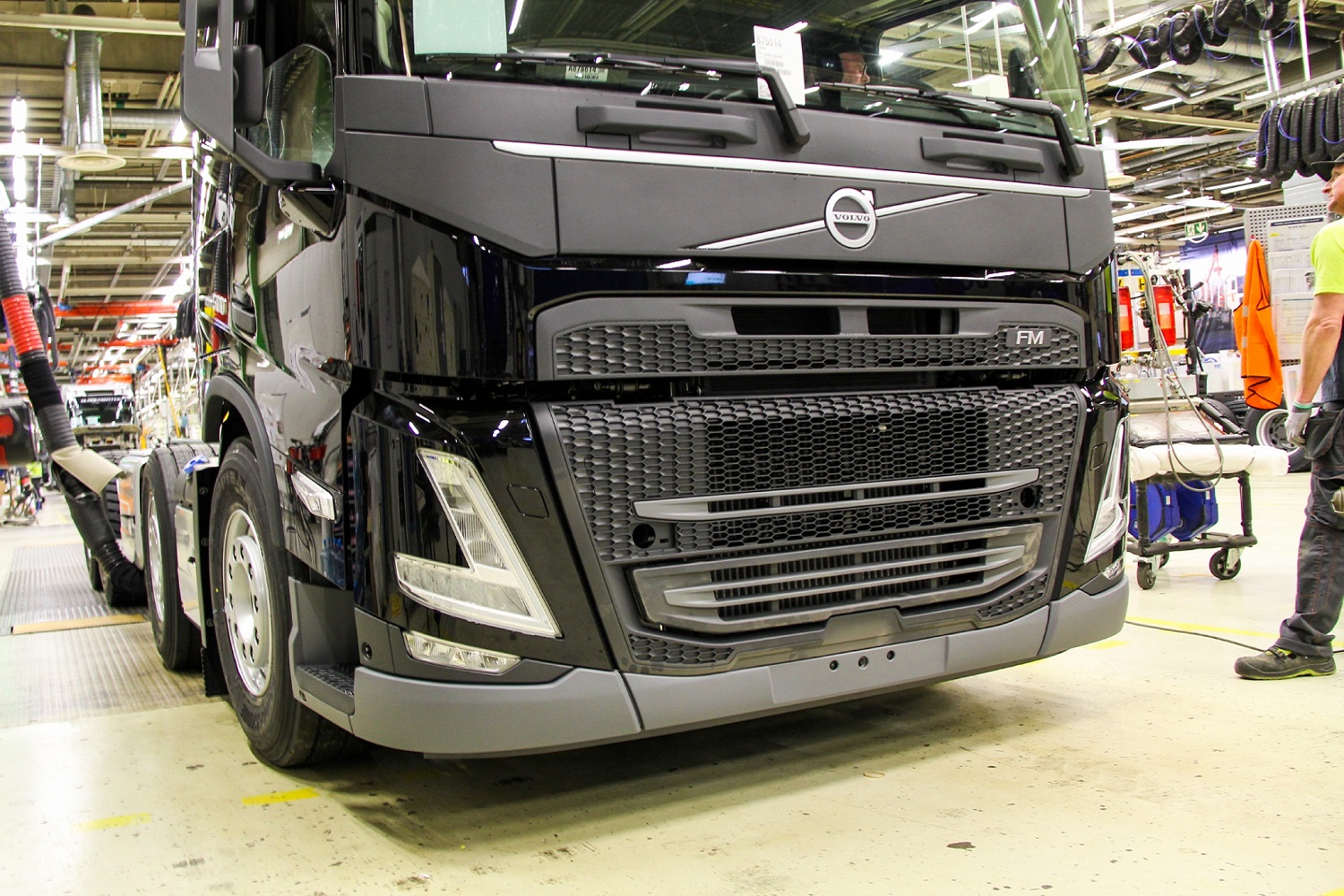 Megjöttek az első felvételek az új Volvo teherautókról 5