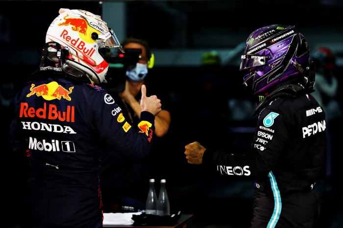 F1: Tortával poénkodott Verstappen a pole után 2 F1: Tortával poénkodott Verstappen a pole után 2