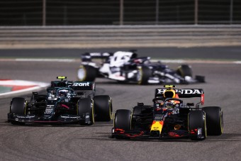 F1: A sírból hozta vissza futamát Pérez