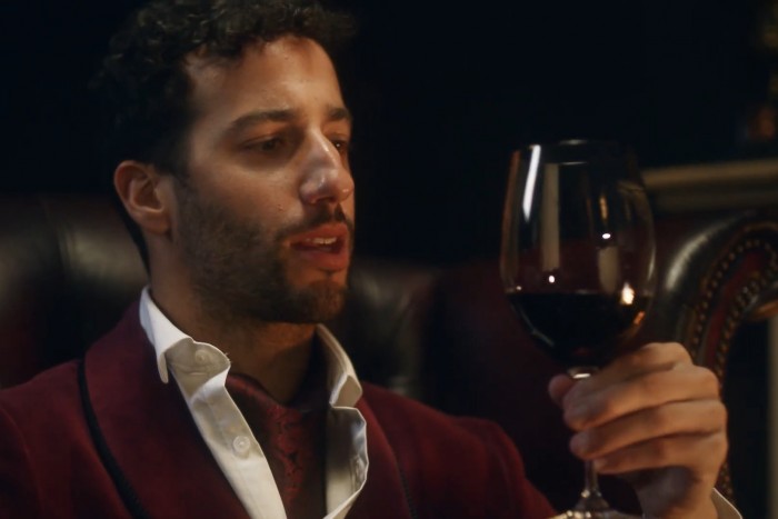 Borokat árul a Forma-1 mókamestere