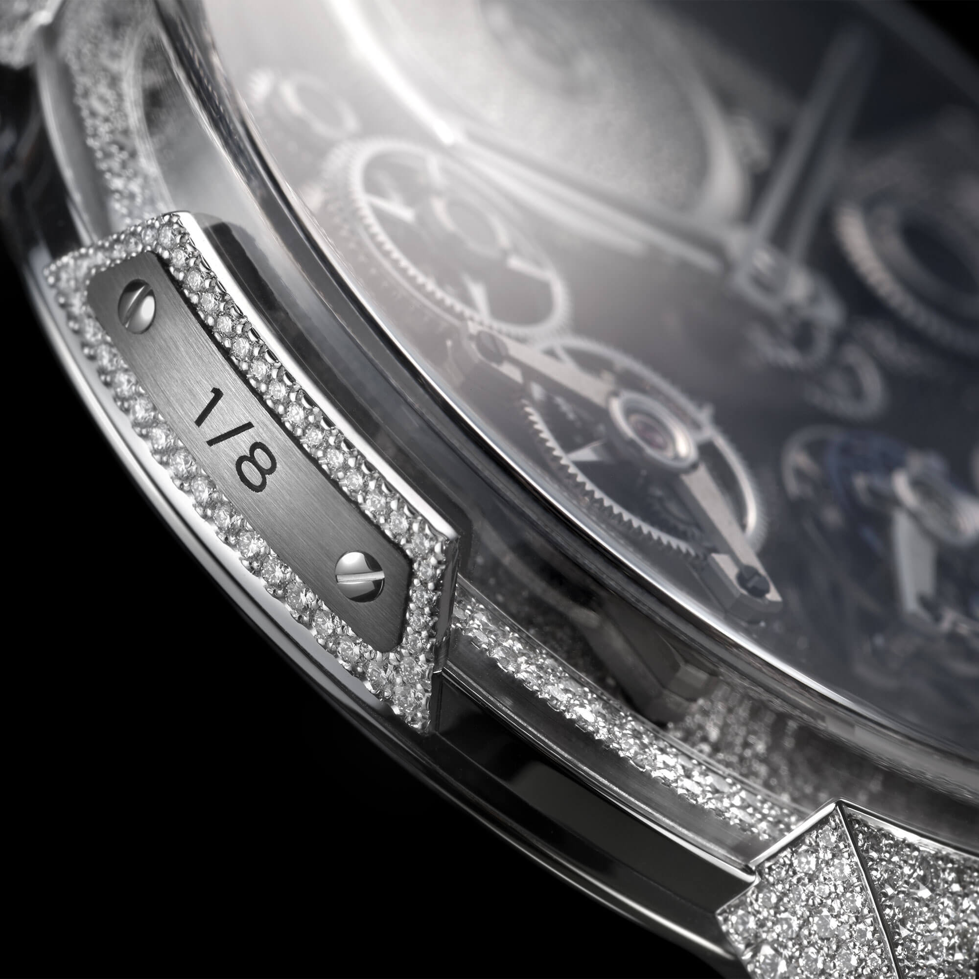 Több mint 2200 gyémánt borítja a luxusórát 5 | Vezess Több mint 2200 gyémánt borítja a luxusórát 5