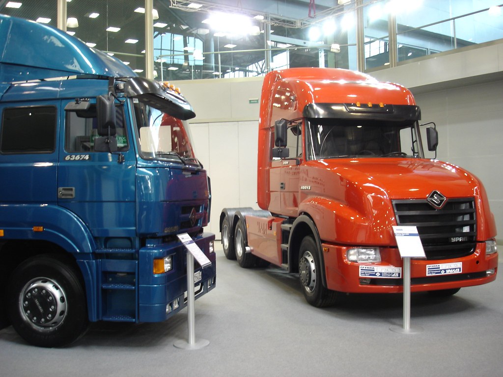 Igazi ritkaságnak számít ez a V8-as Ural országúti csőrős 1