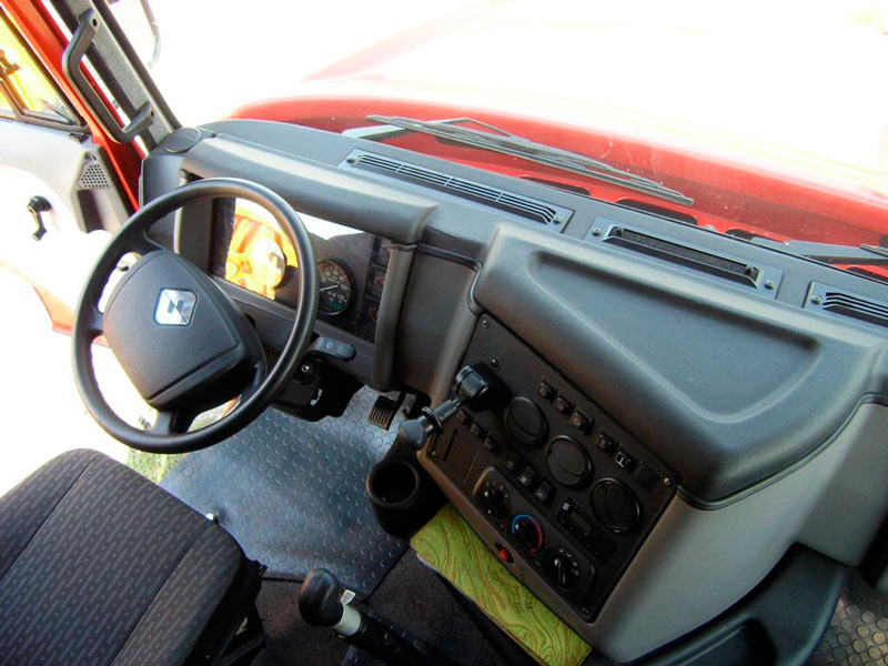 Igazi ritkaságnak számít ez a V8-as Ural országúti csőrős 2