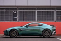 A Forma-1-ből jön az utcára ez az Aston Martin 17