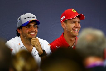 F1: Vettel levélben mondott köszönetet utódjának
