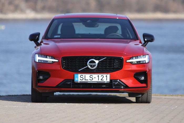 Volvo, ami unalmas kasztnival is izgalmas  – Volvo S60 B3 teszt 13