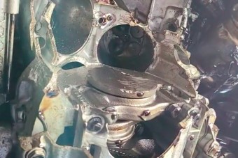 Szétrobbant az 50 ezres fordulatszámig pörgetett új motor