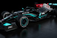 F1: Látványos változás a Mercedes új autóján 13