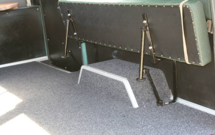 Trendi mikrobuszt faragtak ebből a Żukból 2