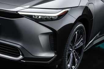 Új, elektromos korszakba lép a Toyota