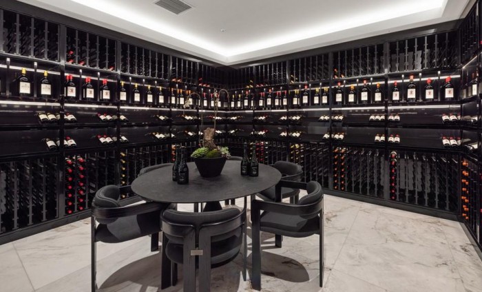 Drágasága miatt bitcoinban kérik a luxusvilla árát 9