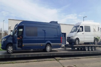 Hihetetlen túlsúllyal állítottak félre egy sofőrt az M3-ason