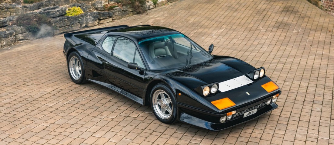 Tömény exhibicionizmus ez a 80-as évekbeli Ferrari