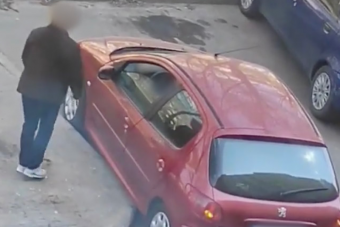 Sírva röhögős koccanássá fajult egy parkolás Budapesten