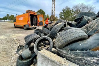 3200 köbméter szemetet szedtek össze a magyar utak mellől