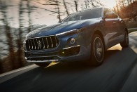 Már a Maseratinak is van hibrid szabadidőjárműve 29