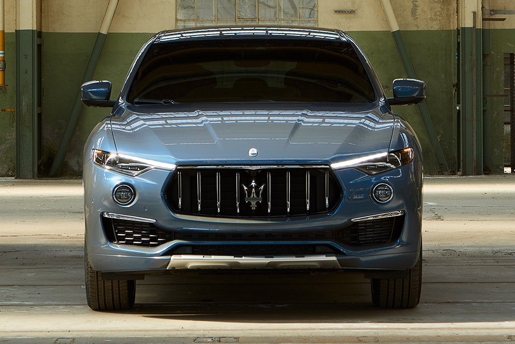 Már a Maseratinak is van hibrid szabadidőjárműve 9