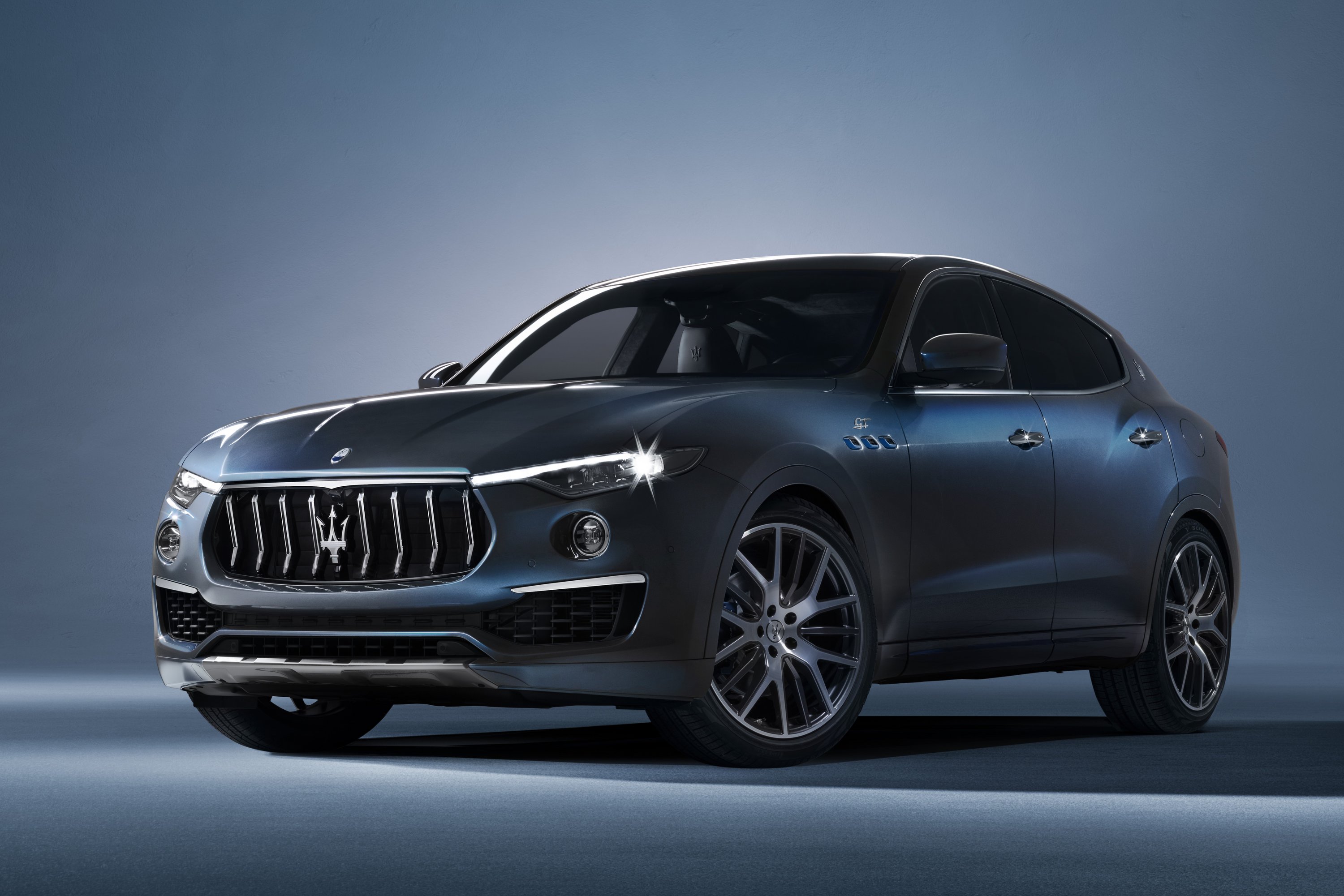 Már a Maseratinak is van hibrid szabadidőjárműve 21
