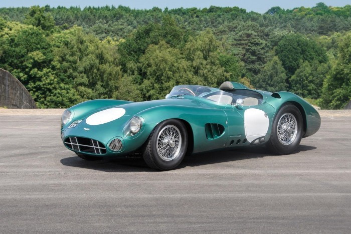 A legdrágább brit autóra hasonlít ez az Aston Martin 6