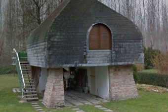 A magyar vidék szép, szomorú, és vicces házait mutatja meg zseniális mikroblog