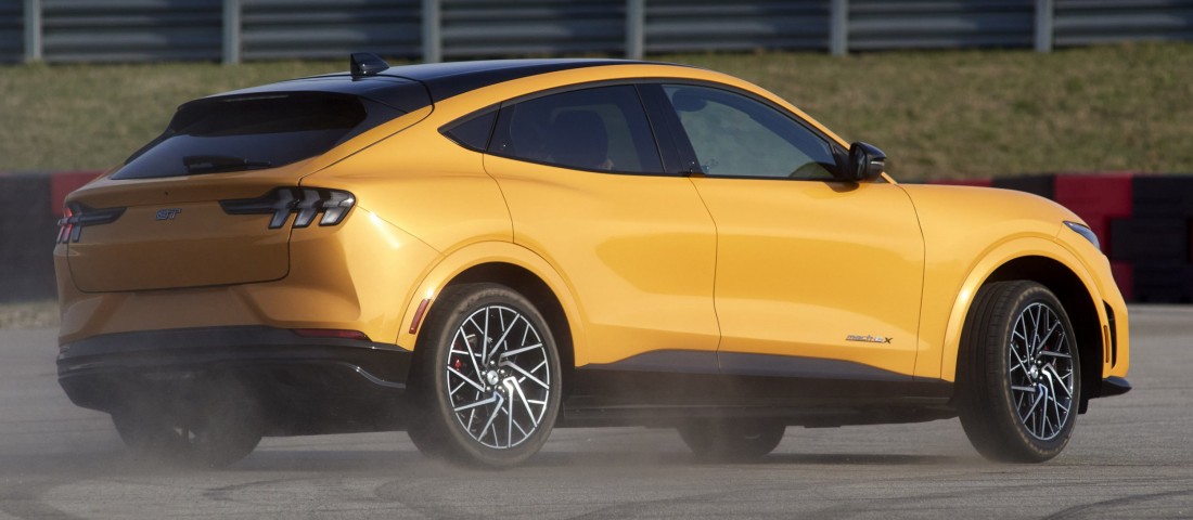 Sportautót készített villanyautójából a Ford