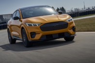 Sportautót készített villanyautójából a Ford 2