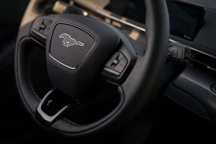 Sportautót készített villanyautójából a Ford 7