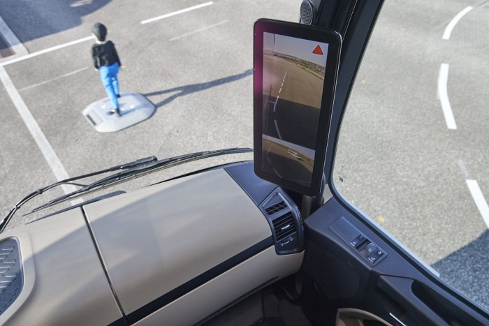 Automatikusan lelassít és megáll a kamion, ha valaki elalszik a volánjánál 1 | Vezess Automatikusan lelassít és megáll a kamion, ha valaki elalszik a volánjánál 1