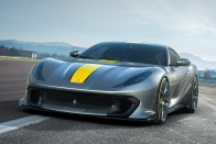 Limitált kiadás készül a Ferrari V12-es túrakupéjából 11