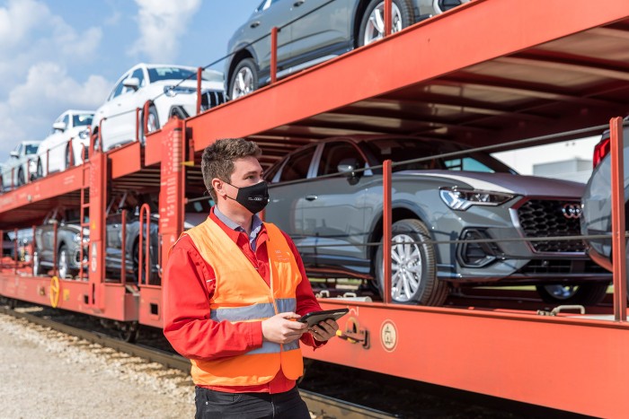 Vonatokat is irányítanak a győri Audinál