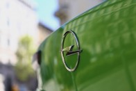 Gusztusos tálalású az első teljesen francia Opel, de milyen az íze? 52