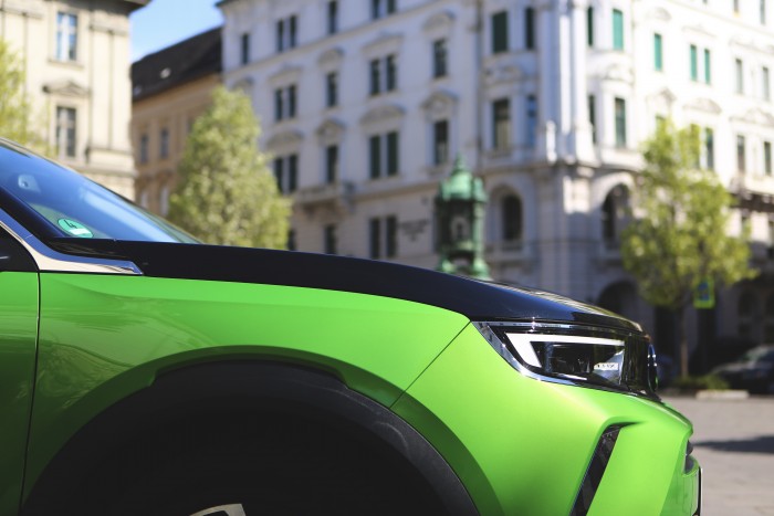 Gusztusos tálalású az első teljesen francia Opel, de milyen az íze? 22