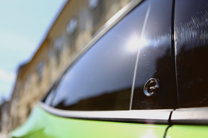 Gusztusos tálalású az első teljesen francia Opel, de milyen az íze? 9