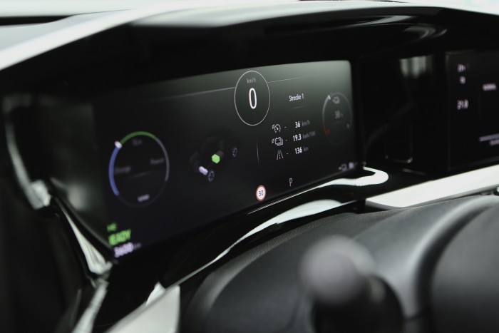 Gusztusos tálalású az első teljesen francia Opel, de milyen az íze? 14