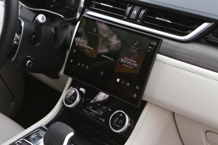 Ha van stílusod, ez a SUV-od – Jaguar F-Pace D300 10