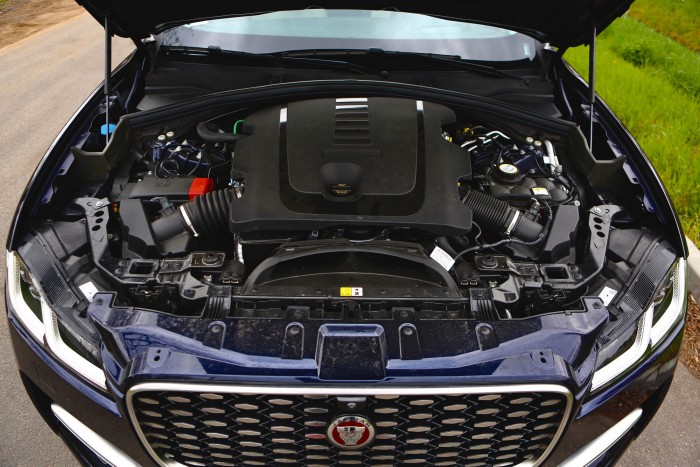 Ha van stílusod, ez a SUV-od – Jaguar F-Pace D300 12