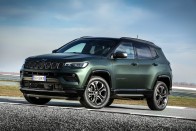 Megújult a Jeep kompakt szabadidőjárműve 59