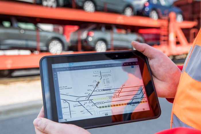 Vonatokat is irányítanak a győri Audinál 1 | Vezess Vonatokat is irányítanak a győri Audinál 1