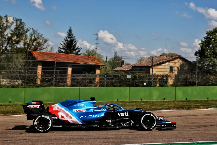 F1: Komoly problémák hátráltatták Alonsóékat