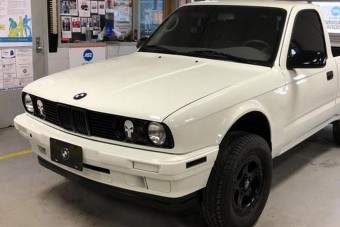 A platós BMW E30 az egyik legüdítőbb dolog, amiről ma olvashatsz