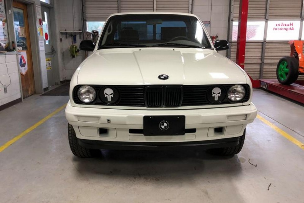 A platós BMW E30 az egyik legüdítőbb dolog, amiről ma olvashatsz 2
