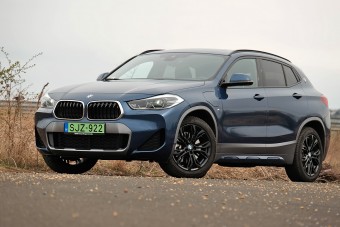 Nicsak, egy hibrid, amit élvezet vezetni - BMW X2 xDrive25e