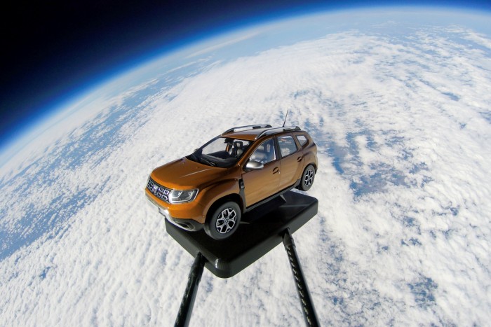 Példátlan: kilőttek egy Daciát az űrbe