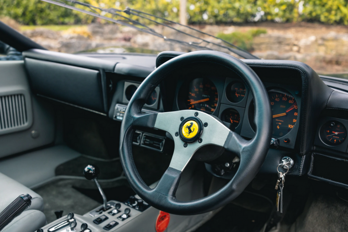 Tömény exhibicionizmus ez a 80-as évekbeli Ferrari 9