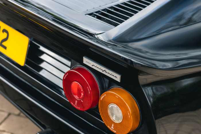 Tömény exhibicionizmus ez a 80-as évekbeli Ferrari 7