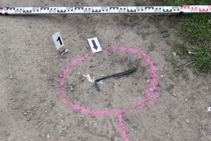 Elütötték, aztán kerékkulccsal verték a biciklist Tiszabőn