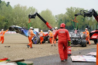 F1: Beszólt védencének a Mercedes-főnök