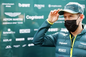 F1: Durva összeesküvés-elmélet terjed Vettelről